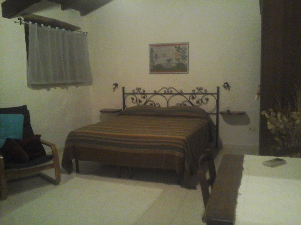 Locanda La Rosa Pauli Arbarei Ngoại thất bức ảnh