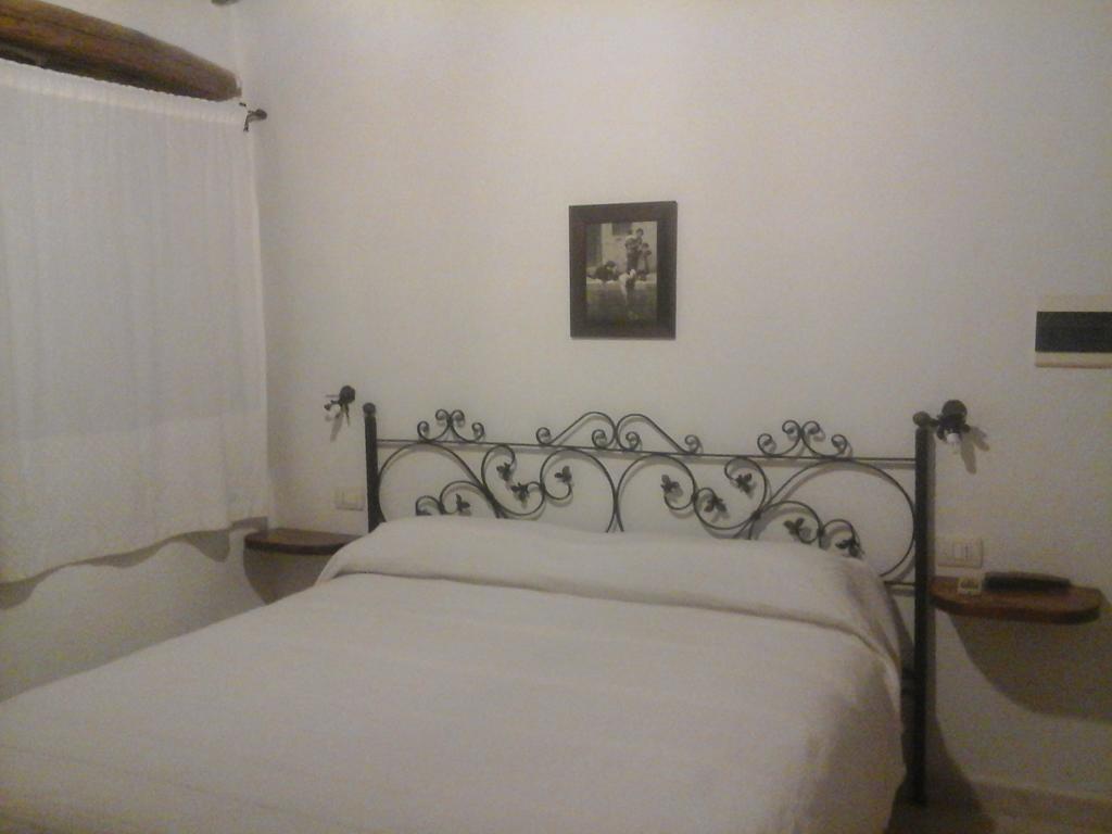 Locanda La Rosa Pauli Arbarei Ngoại thất bức ảnh