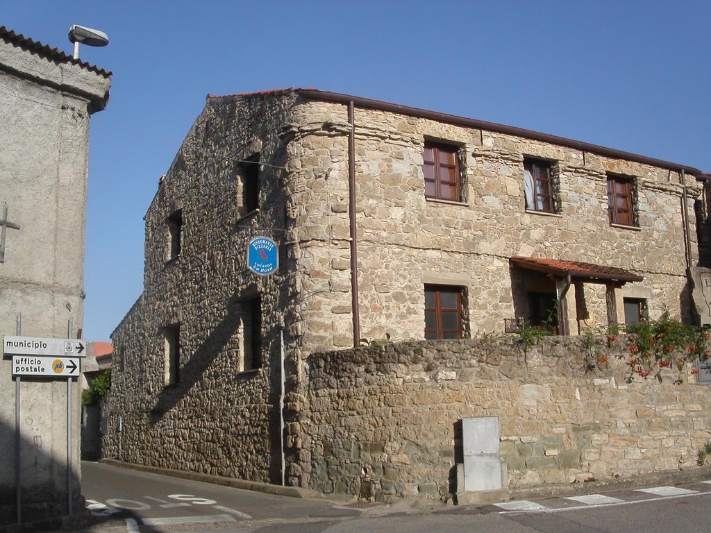 Locanda La Rosa Pauli Arbarei Ngoại thất bức ảnh