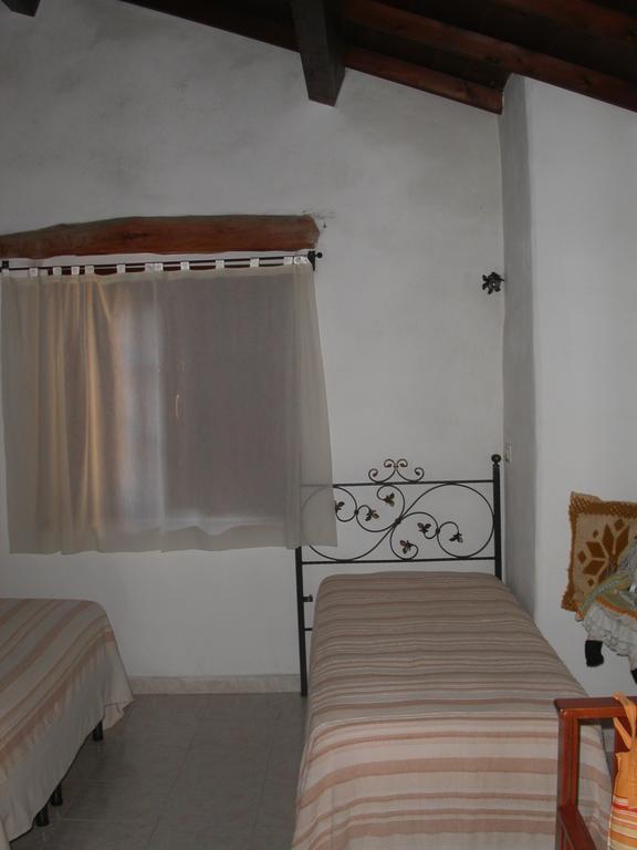 Locanda La Rosa Pauli Arbarei Ngoại thất bức ảnh