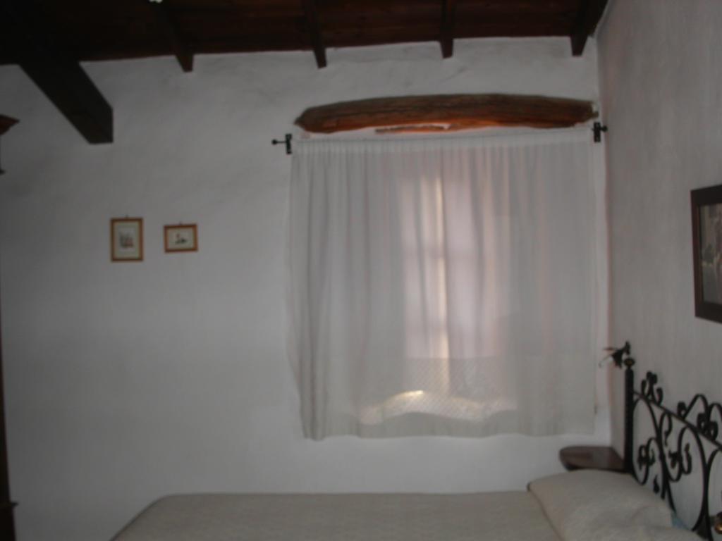 Locanda La Rosa Pauli Arbarei Ngoại thất bức ảnh