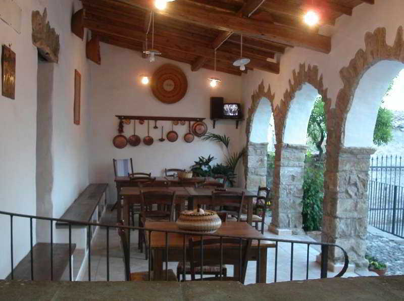 Locanda La Rosa Pauli Arbarei Ngoại thất bức ảnh