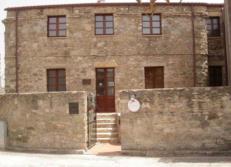 Locanda La Rosa Pauli Arbarei Ngoại thất bức ảnh